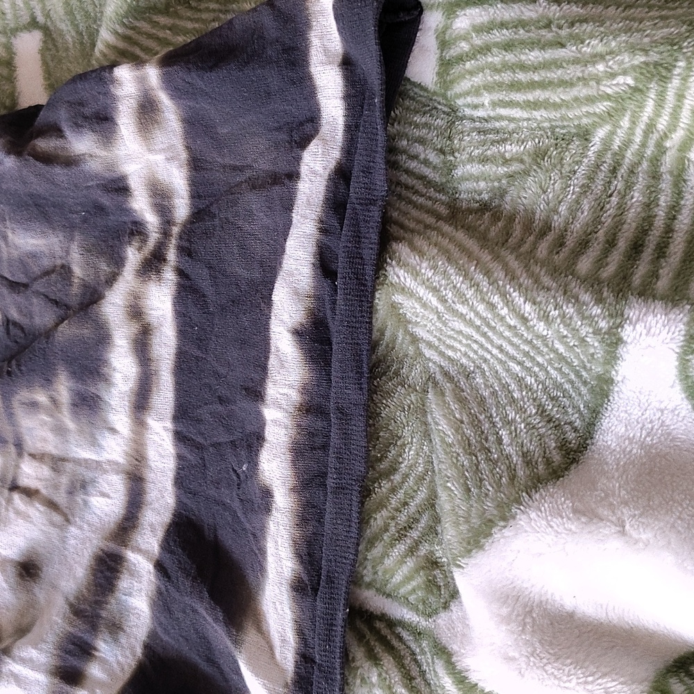Sheer Tie-dye Top - Picture 5 of 5